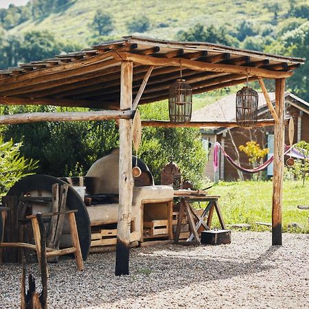 Les Fous Du Village Saint-Esteben Екстериор снимка