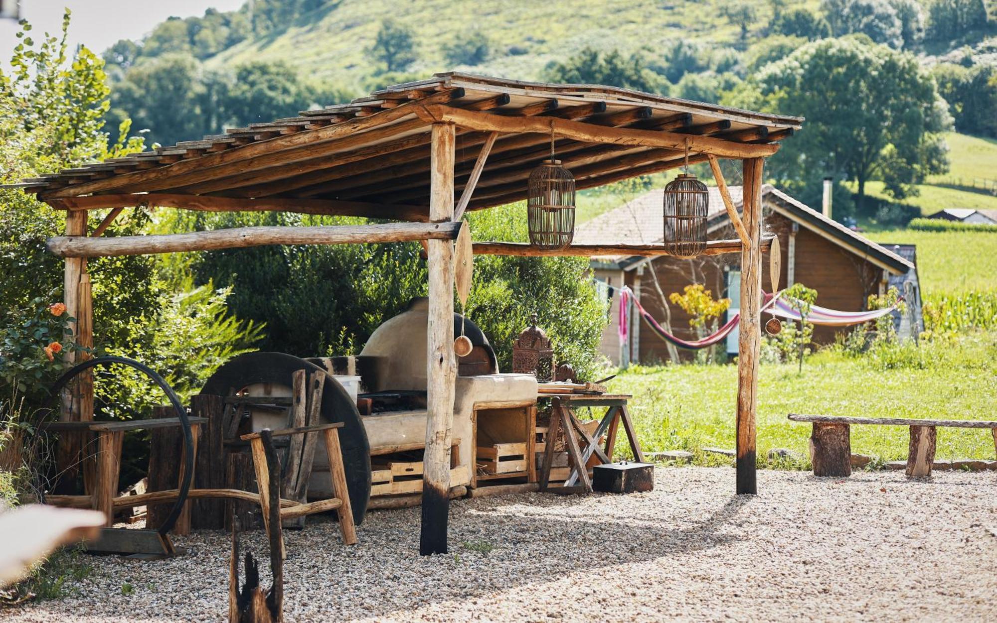 Les Fous Du Village Saint-Esteben Екстериор снимка